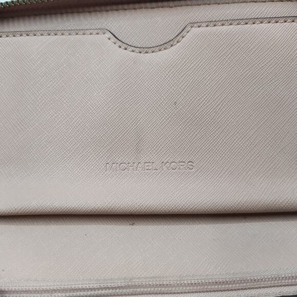 Michael Kors Beige Leather Zip Around Credit Card ID Window Wallet - Picture 9 of 12